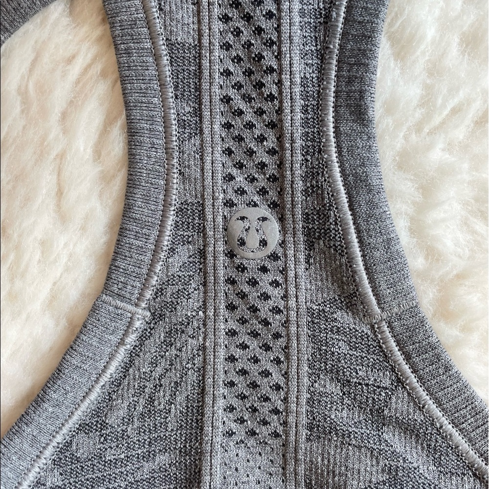 Lululemon Grey Patterned Tank Top - image 3